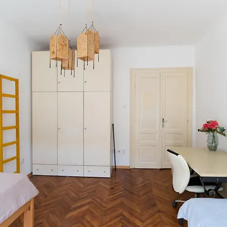 85m Large, Bright And Cozy Bona Apartamento Belgrado