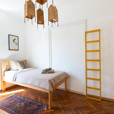 85m Large, Bright And Cozy Bona * Belgrado