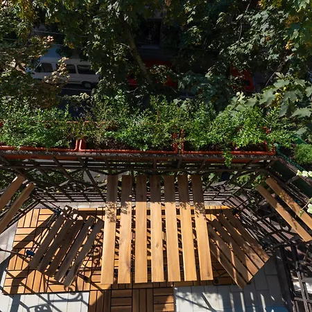 85m Large, Bright And Cozy Bona Apartamento Belgrado
